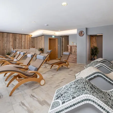 Aparthotel Weningeralm 3*